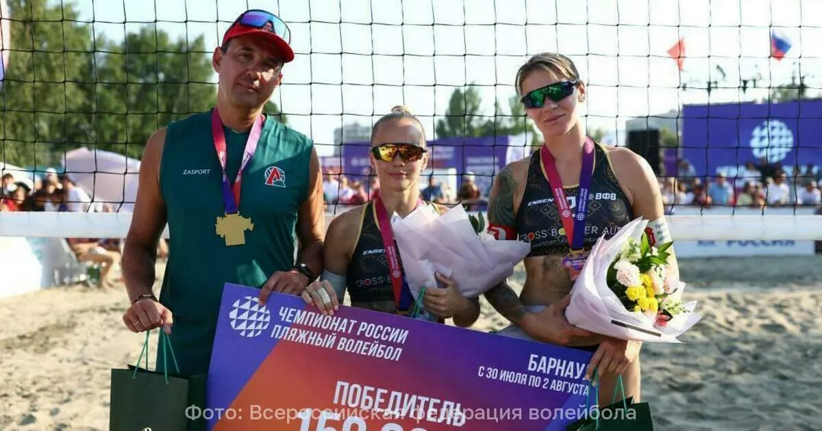 Пары «Локомотива» заняли оба финала этапа в Барнауле. В личной встрече победу одержали Мария Егорова и Мария Лазуренко — 21:18, 21:17.