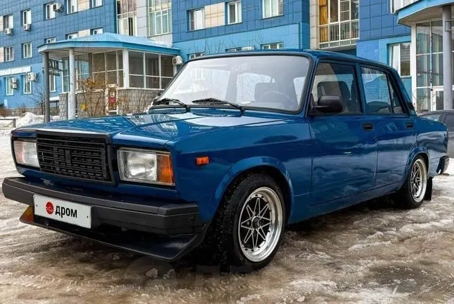 Автомобиль эксплуатируется ежедневно и готов к движению; цена — 1,5 млн ₽.