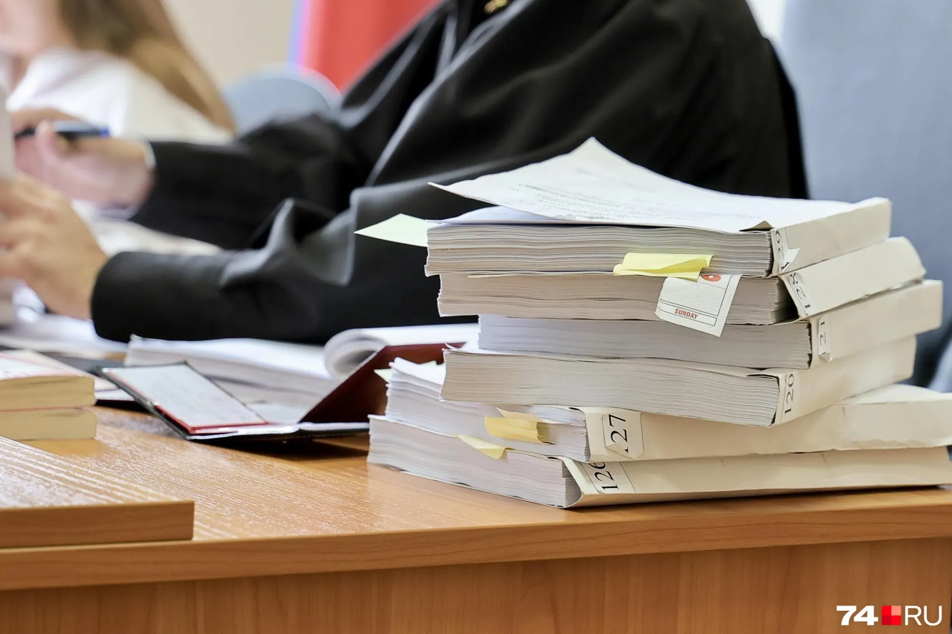После возбуждения уголовного дела в отношении неё она сложила полномочия председателя городского суда Анжеро-Судженска.