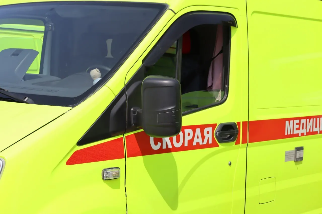 На утро 12 августа шесть пострадавших остаются в стационарах; одна женщина погибла.