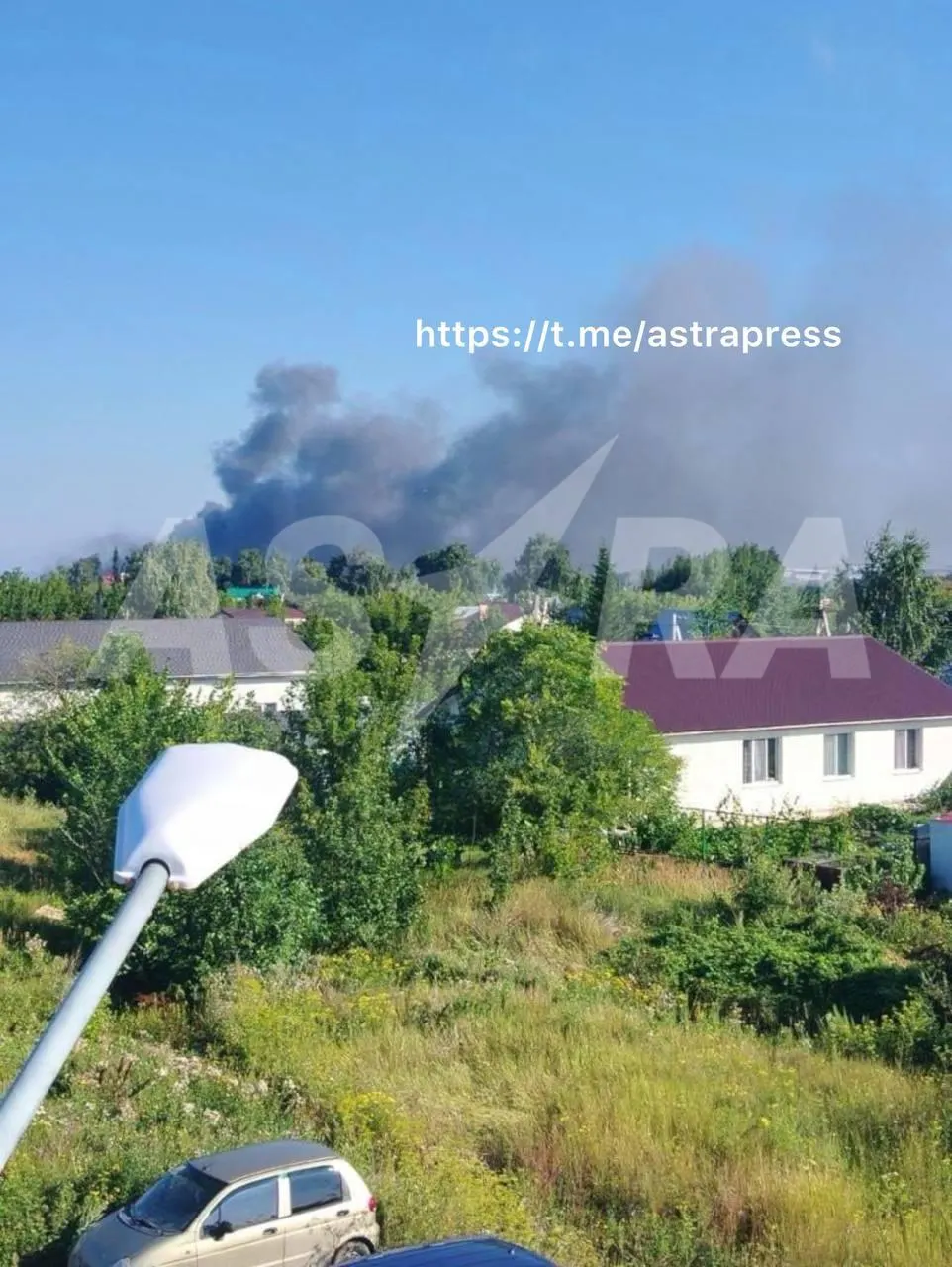 Взрыв у ресторана в Москве с жертвами, крупная волна дронов и удары по логистике Wildberries — сводка ночных происшествий по регионам России.