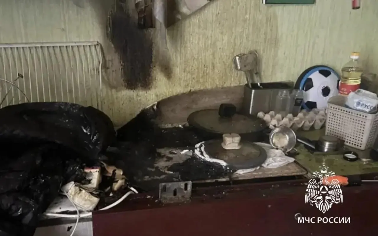 Пожар в жилом доме ликвидирован. Пятеро жильцов выбрались сами, двух спасли пожарные; пострадавших нет.
