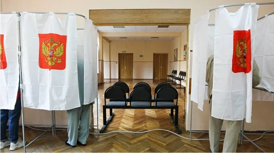 Документ, разработанный влиятельной палатой и союзом наблюдателей, призывает фиксировать нарушения и поддерживать решения комиссии. В соглашении участвуют восемь партий; КПРФ и Справедливая Россия — с сомнениями в эффективности.