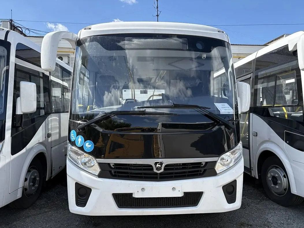 В Барнауле поступили семь автобусов среднего класса VECTOR NEXT; всего город получил 27 новых машин: 20 больших НефАЗ и семь VECTOR NEXT.