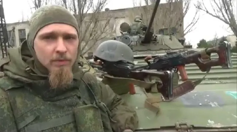 Бывший участник боевых действий, чьи перемещения связывают Иркутск, Норвегию и Финляндию, сталкивается с задержанием и новыми документами.