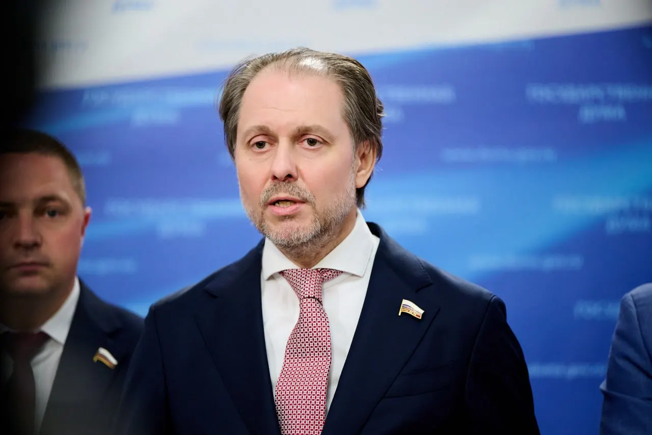 Назначен председатель комитета по охране здоровья; он экономист и юрист, ранее занимал посты в Тюменской области.