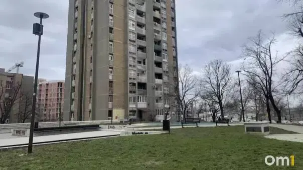 Запрет коснулся участка на юге города: власти отказались переводить территорию под высотную застройку, сославшись на нехватку школ и детских садов в районе.
