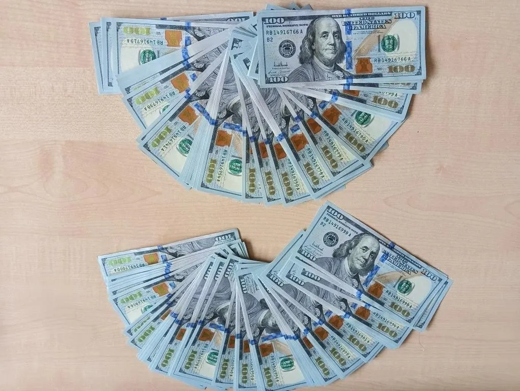 На таможне обнаружили 60 тысяч долларов, что эквивалентно более 5 миллионов рублей; мужчину обвиняют в контрабанде наличных.