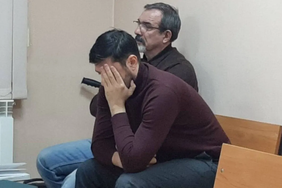 Заочно осуждены Владимир и Антон Коноваловы, руководившие группой компаний ПТК-30, за мошенничество на сумму свыше 700 млн рублей; они скрывались и были объявлены в розыск.