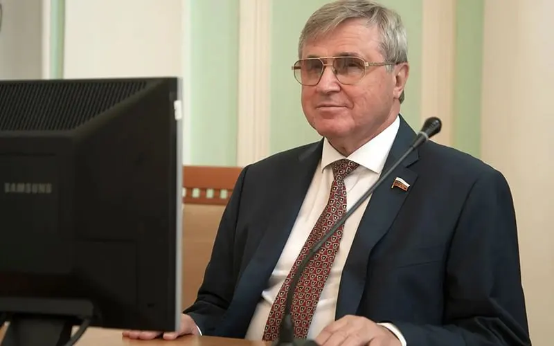 Региональные итоги выборов в Сибири демонстрируют перераспределение сил: победы КПРФ и других партий в Иркутской, Омской и Новосибирской областях.
