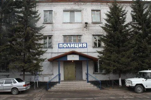 Жительница Усть-Кута похитила мужа из военного комиссариата, пытаясь помешать его призыву. По словам семьи, мужчину пытались отправить на войну, хотя возраст призыва давно истек.