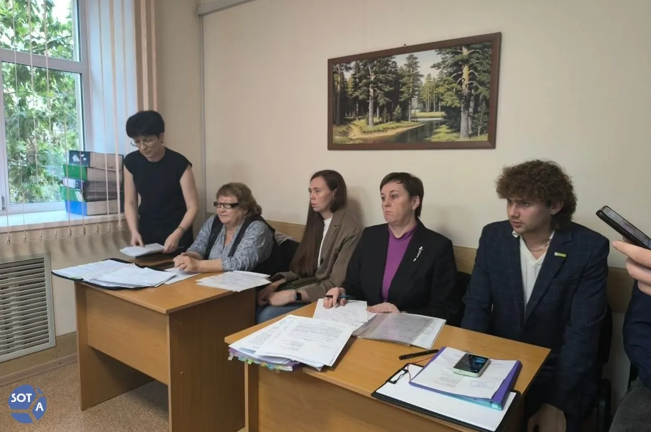 Суд отклонил иск о возвращении Романа Малоземова в состав наблюдателей; его место заняла Екатерина Терещенко.