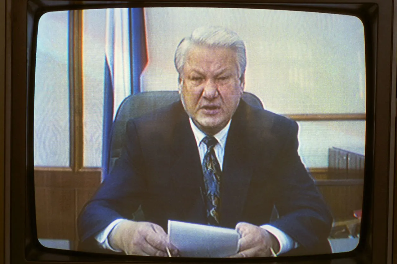 Переходный кризис 1993 года в России: распуск парламента, попытки реформы Конституции и референдум, который стал поворотной точкой политической истории.