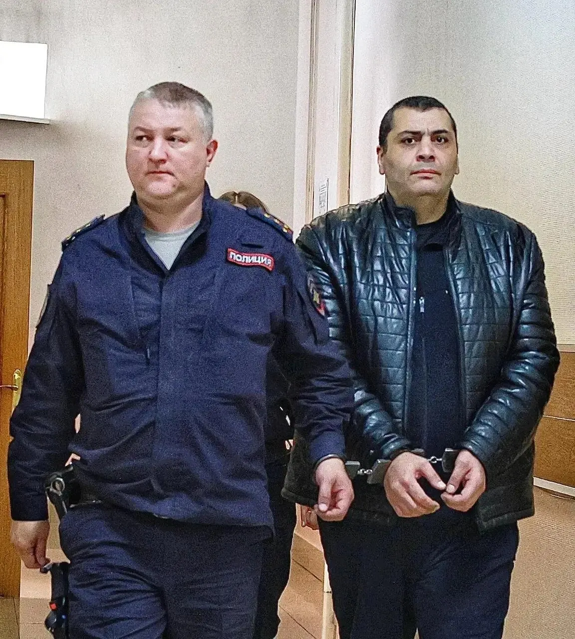 Карена Испиряна обвиняют в убийстве и покушении на убийство восьми человек; суд рассмотрит продление меры пресечения.
