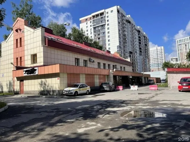 Строительство жилого комплекса на ул. Ольги Жилиной, 93Б, будет сопровождаться возведением корпуса школы №156 и обновлением инфраструктуры. Реализация проекта разделена на два этапа с финалами в 2028 и 2031 годах.