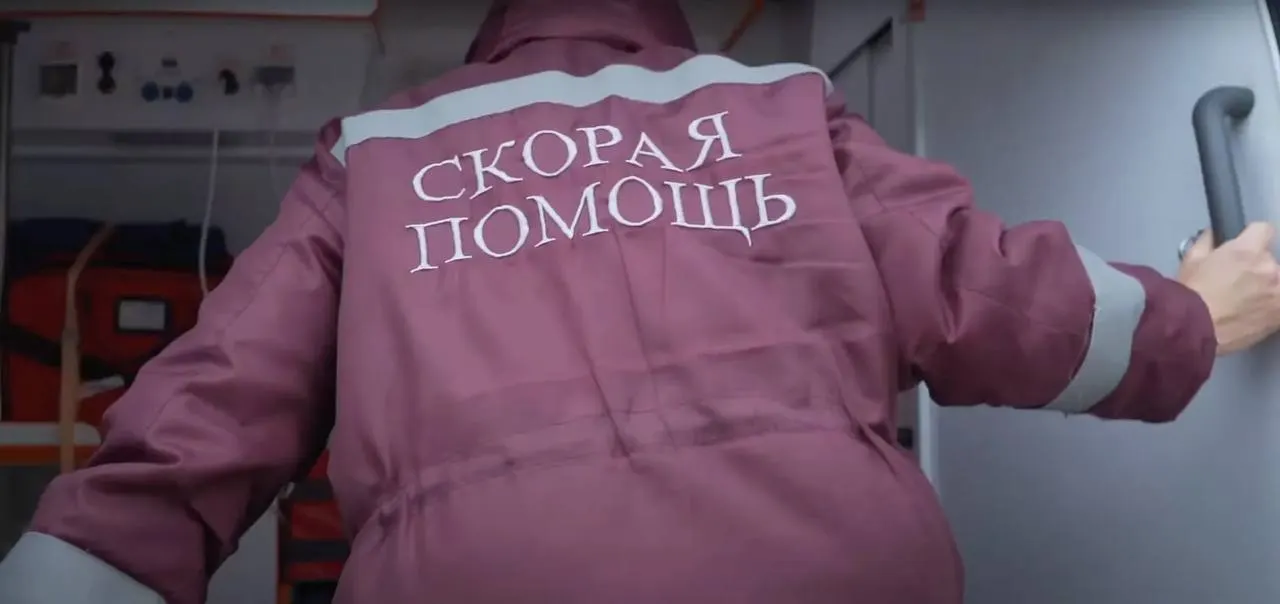 Во время ночного пожара в Новоалтайске погибла пожилая женщина. Часть жильцов эвакуирована, причины пожара устанавливаются.