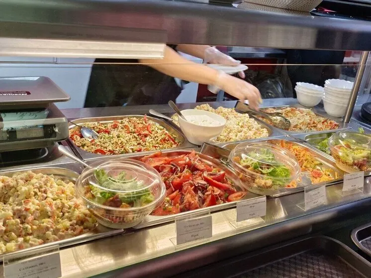 Проверка выявила поставку продукции животного происхождения без ветеринарных документов в 32 точках общепита Алтайского края; материалы направлены в Роспотребнадзор.