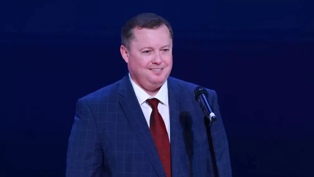 Министр промышленности и энергетики Алтайского края Вячеслав Химочка ушёл в отставку по собственной инициативе; должность освободится с 1 октября. Губернатор отметил его почти семилетний срок на посту.