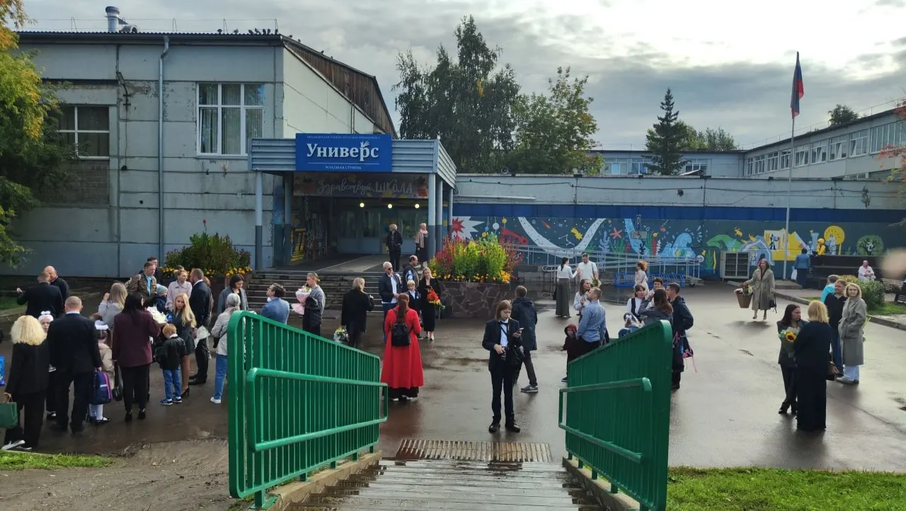 В начале учебного года в Красноярске в первых классах планируют обучать около 13,5 тысячи учеников; всего по городу в детсады и школы будут посещать около 153 тысяч детей.