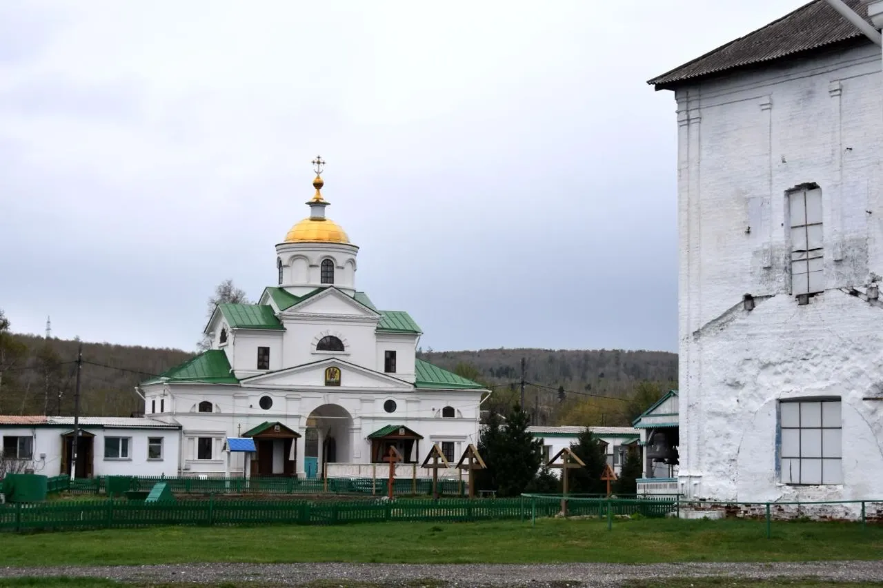 Основанный в 1681 году как крепость и духовный центр, Селенгинский монастырь пережил закрытие в 1920 году и возвращение церкви в 2006 году. История района Забайкалья через призму монастыря.