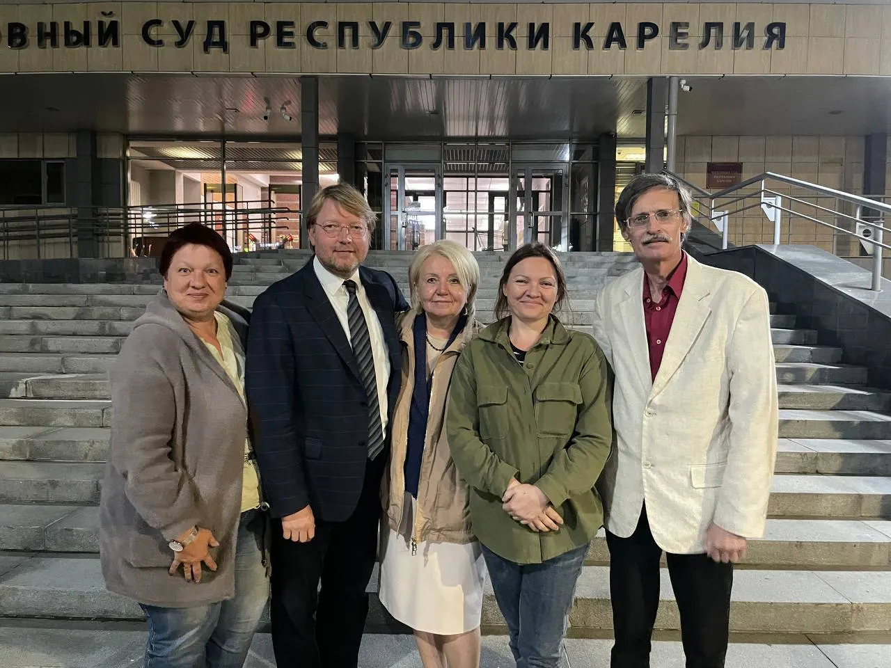 Конфликт влияет на региональные кампании: изменение повесток, досрочные снятия кандидатов и новые агитационные акценты в Бурятии, Курской области, Карелии, Новгородской области и Вологодской области.