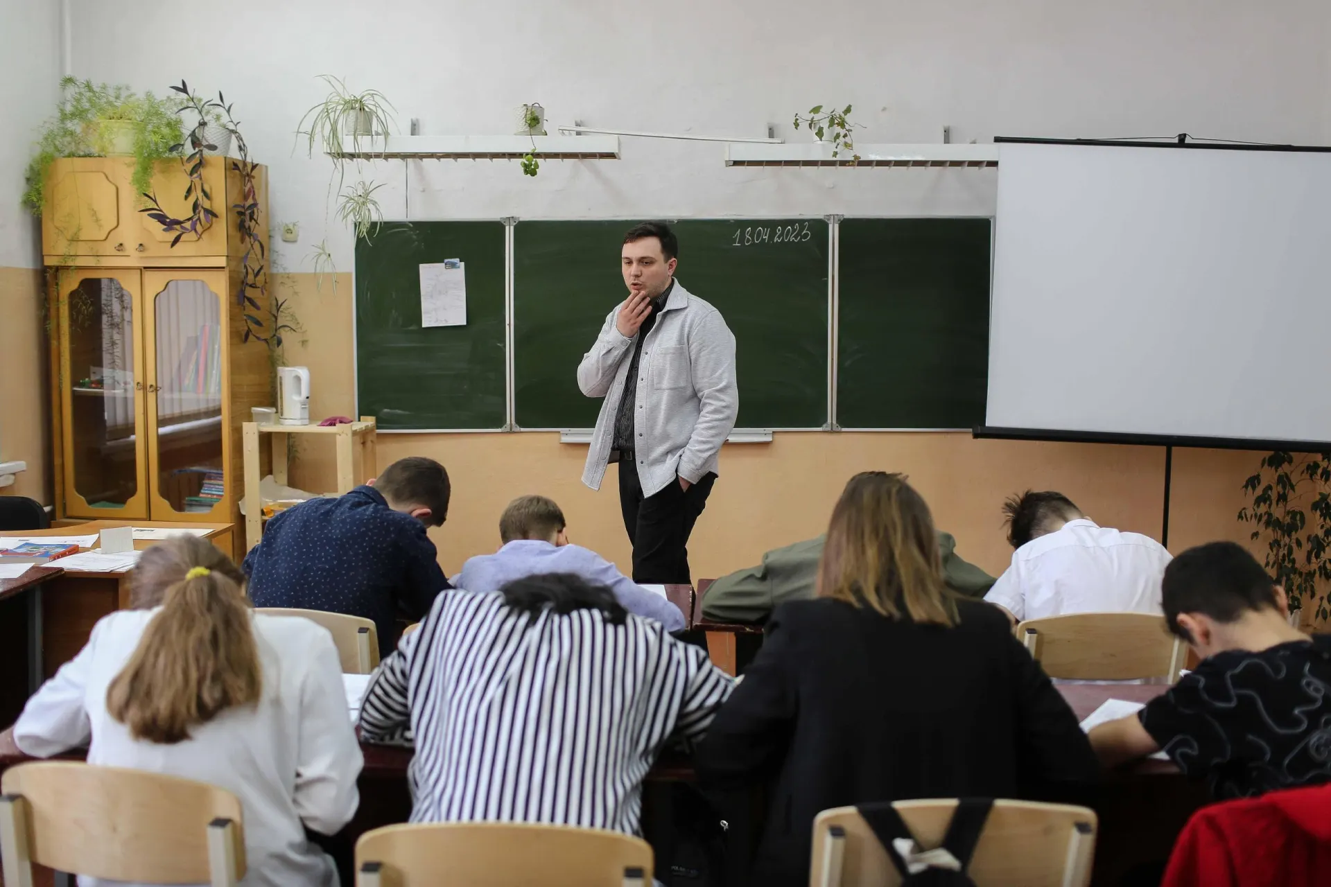 Изменение коснется не всех учащихся; Минпросвещения объявило об увеличении учебной нагрузки.