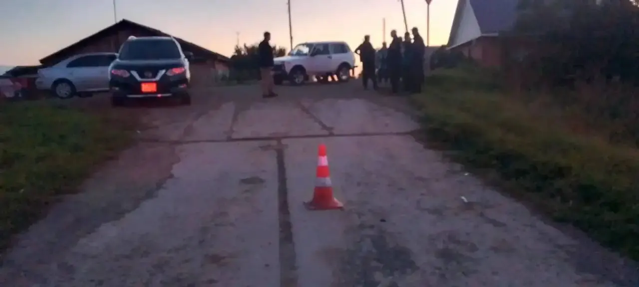 В селе Шалинское Красноярского края произошло смертельное ДТП: водитель без водительского удостоверения в состоянии опьянения на «Ладе Приоре» сбил пешехода и скрылся по месту происшествия.