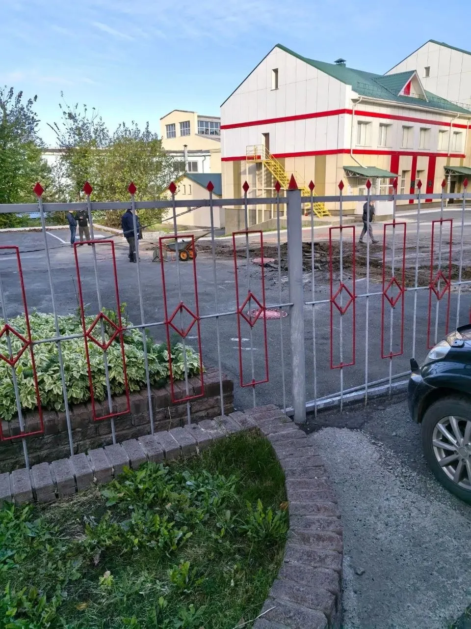 В доме №22 по улице Профинтерна вода отсутствует уже двое суток; власти и службы предоставляют противоречивые заявления.