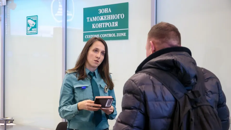 Указ вводит жесткие правила вывоза золота и наличных рублей; требуется контроль источников средств и создание единого информационного контура для регуляторов.