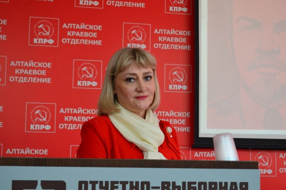 Пятый апелляционный суд Новосибирска отменил решение краевого суда от 21 августа и вернул кандидатуру КПРФ на выборы в Законодательное собрание Алтайского края.