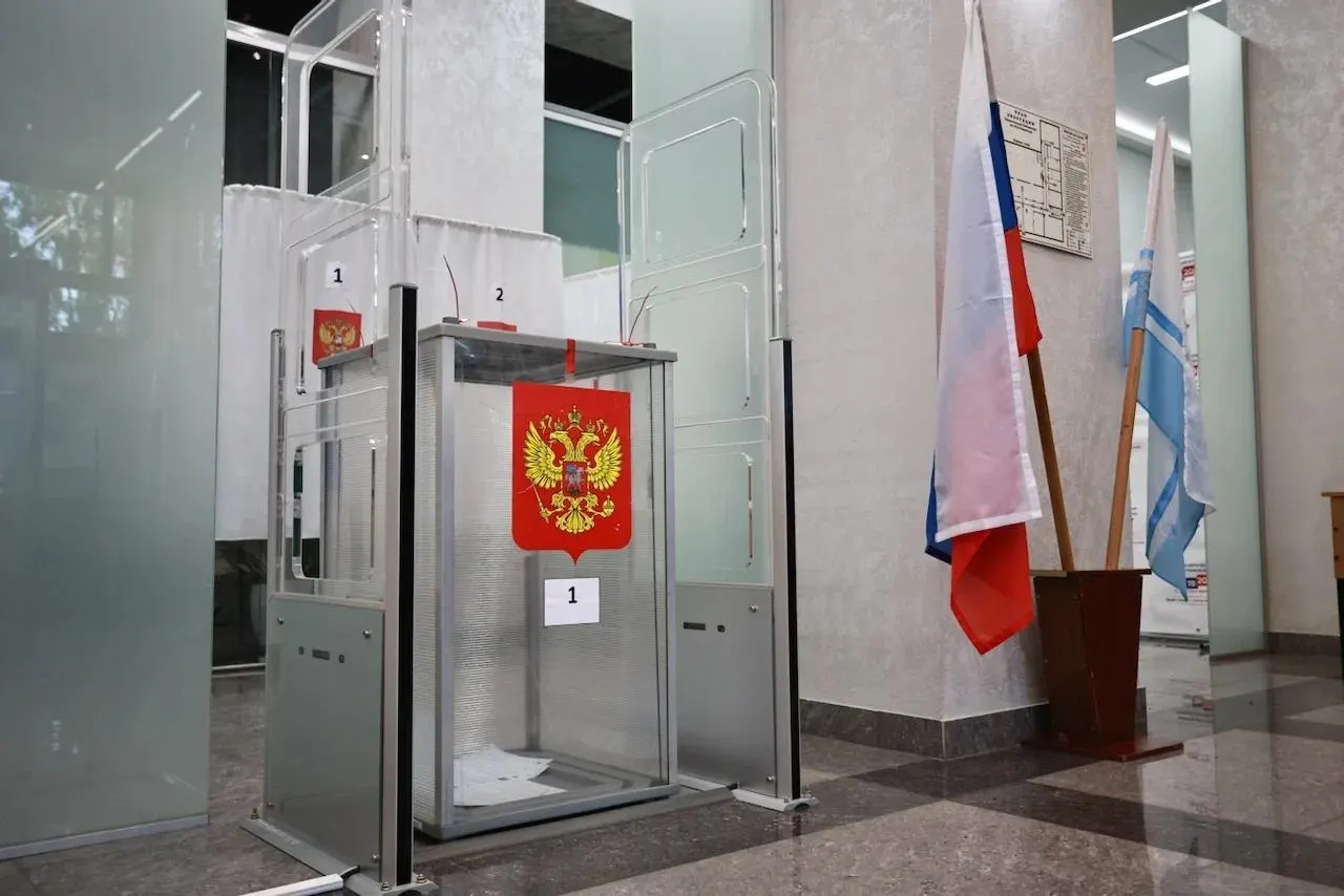 Открылись участковые пункты в Республике Алтай; голосование идёт по расписанию, явка за первые два дня составила 29,9%. ДЭГ активна в Горно-Алтайске, Шебалинском и Онгудайском районах.