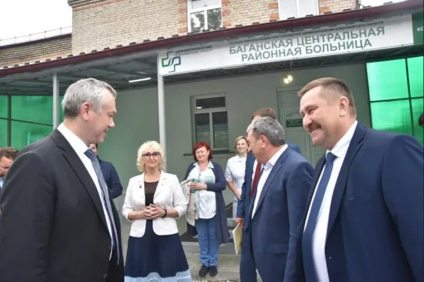 Кандидат по Искитимскому округу сообщает о критическом состоянии здравоохранения в районах области и дефиците узких специалистов, поднимая темы доступности медпомощи и поддержки сельских территорий.