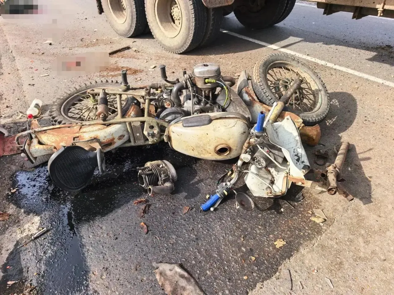 Во второй за сутки смертельной аварии в Армизонском районе погибли водитель и пассажир мотоцикла.