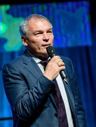 Эсер Юрий Григорьев выиграл выборы по Забайкальскому округу и намерен добиваться включения проблем региона в федеральные программы, сосредоточившись на здравоохранении, дорогах и поддержке семей.