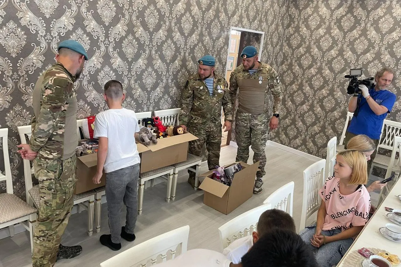 В регионе перераспределили средства бюджета на единовременные выплаты участникам вооружённых сил и их семьям; также отмечены региональные меры поддержки участников войны.