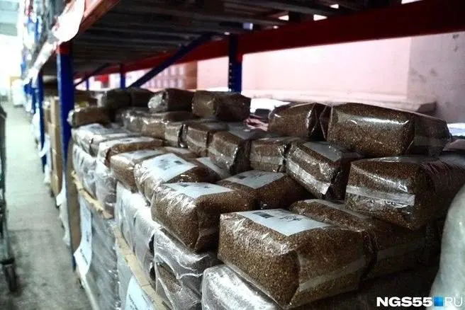 С начала октября гречка подорожала примерно на 1,13% до 65,33 рубля; подросли цены на сахар, морковь и рыбу, а яблоки подешевели почти на 5,9% до 145 рублей.