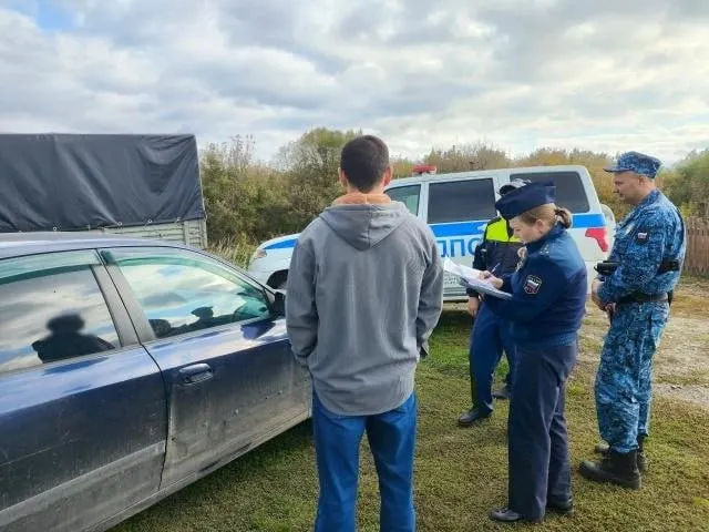 Приставы арестовали имущество должника и его автомобиль; долг превысил миллион рублей.