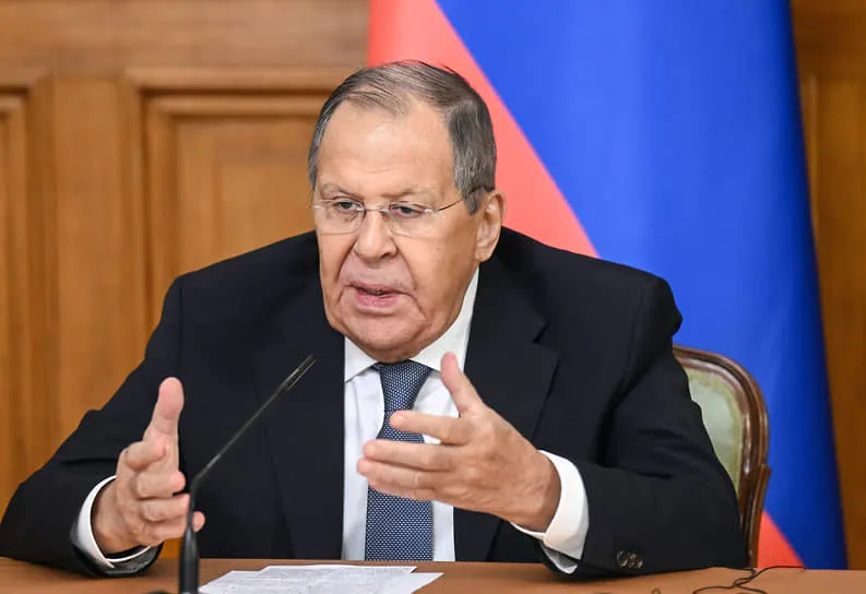Министр иностранных дел заявил, что борьба вокруг спецоперации в Украине будет продолжаться и имеет тенденцию к усилению.