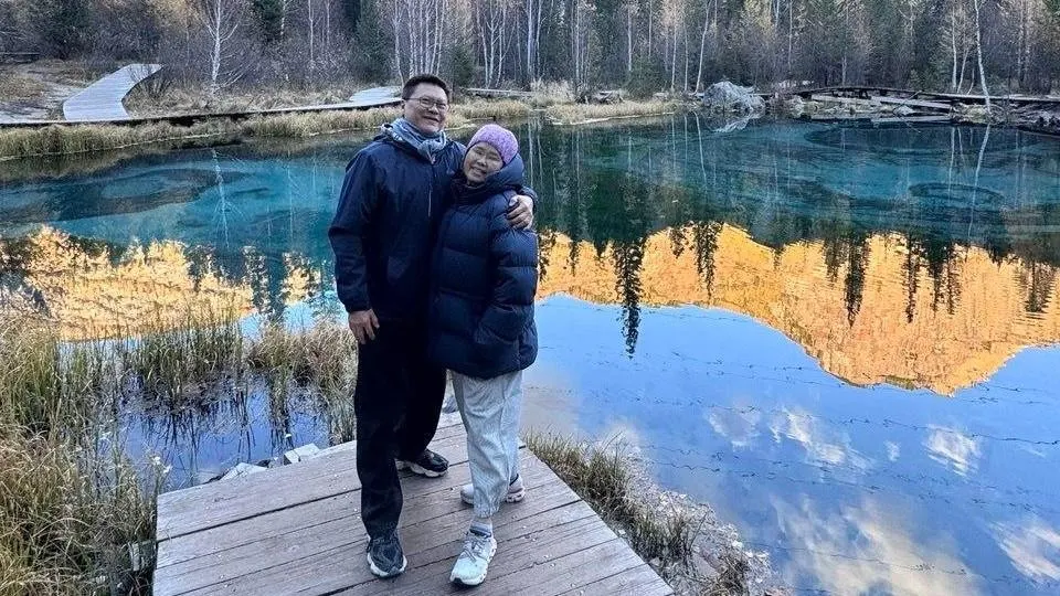 Таиландские путешественники, объехавшие сорок стран, отмечают Алтай за горы, чистые озера и гостеприимство местных жителей.