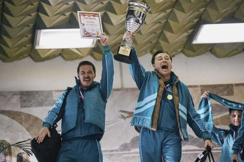 Спортивная драма «Команда» рассказывает о клубе «Тотем» для воспитанников детдомов; премьера — осень 2027 года.