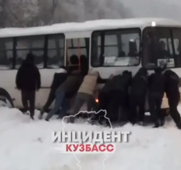 По словам местных жителей, проблемы с транспортом в муниципалитете системные и давние.