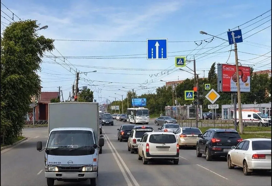 Во второй половине ноября начнут действовать новые правила: Новокирпичная станет главной дорогой, на 6-й Станционной и Машиностроительной появятся знаки «Уступи дорогу», что повысит пропускную способность участка.
