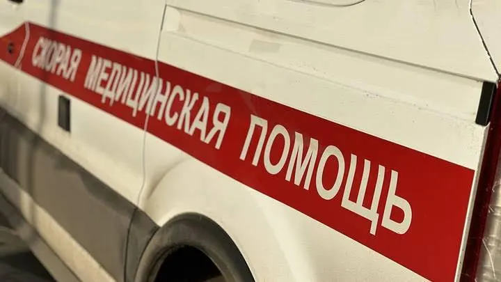 Рассматривается присоединение районной больницы к крупной медицинской сети; жители могут оказаться вынуждены ездить за помощью на большие расстояния, депутаты готовят обращение к губернатору.
