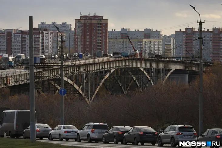 Начальная цена контракта составляет 26,7 млн рублей. Охрана объектов запланирована с 1 декабря 2026 года по 28 октября 2027 года и включает три моста и четыре путепровода в Омске.