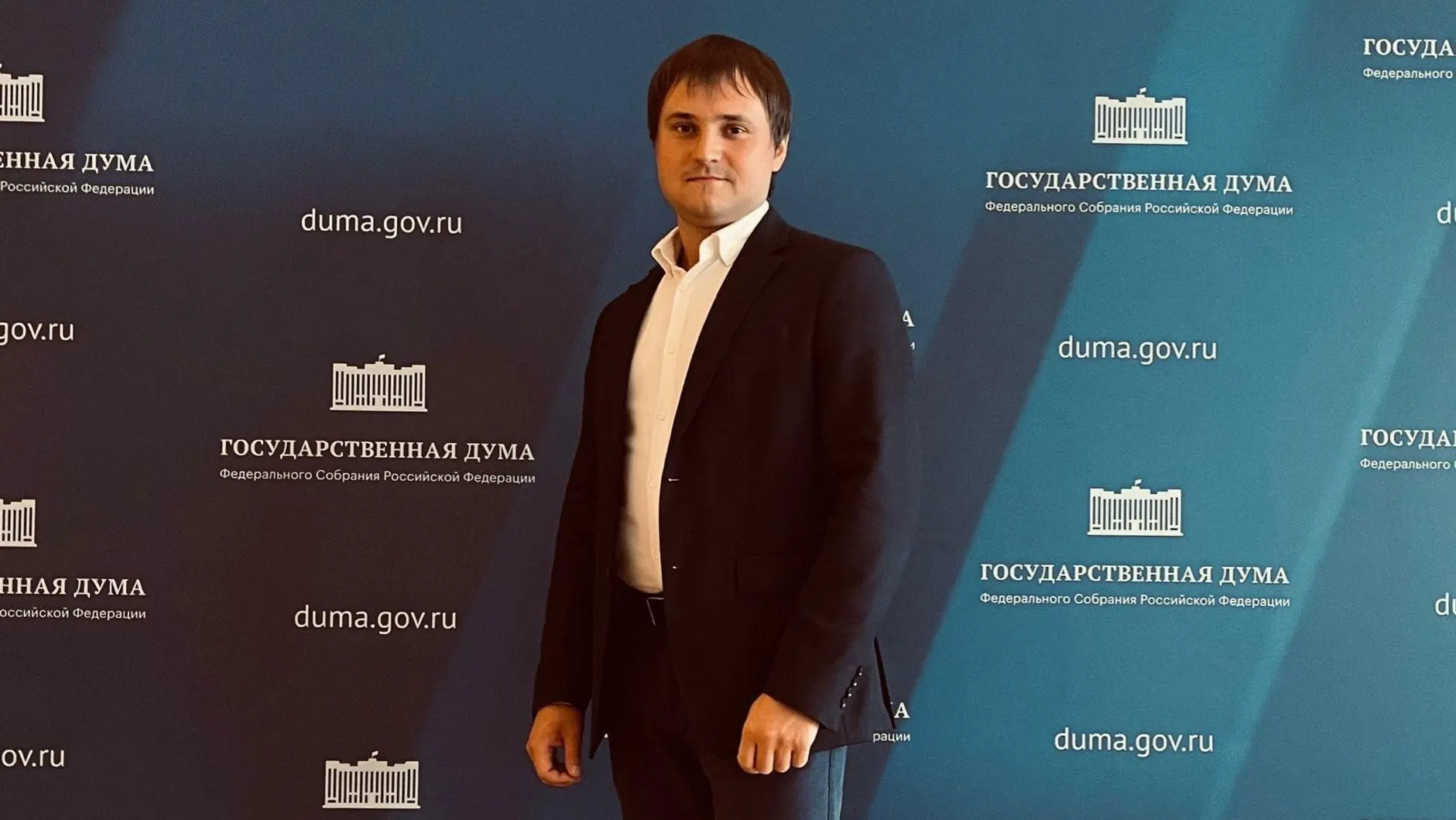 Мэр Ленинска-Кузнецкого ушёл в отставку, затем пост покинул и его сын Никита. Разбираемся, как разворачивались события вокруг семьи Никитиных и почему к ним пристально относятся надзорные органы.