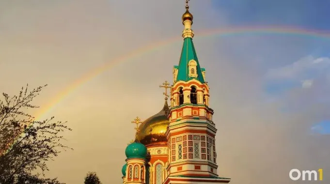 После атаки беспилотников 24 октября митрополит Дионисий обратился к горожанам, поблагодарил военных и экстренные службы и призвал сохранять мужество и взаимную поддержку.