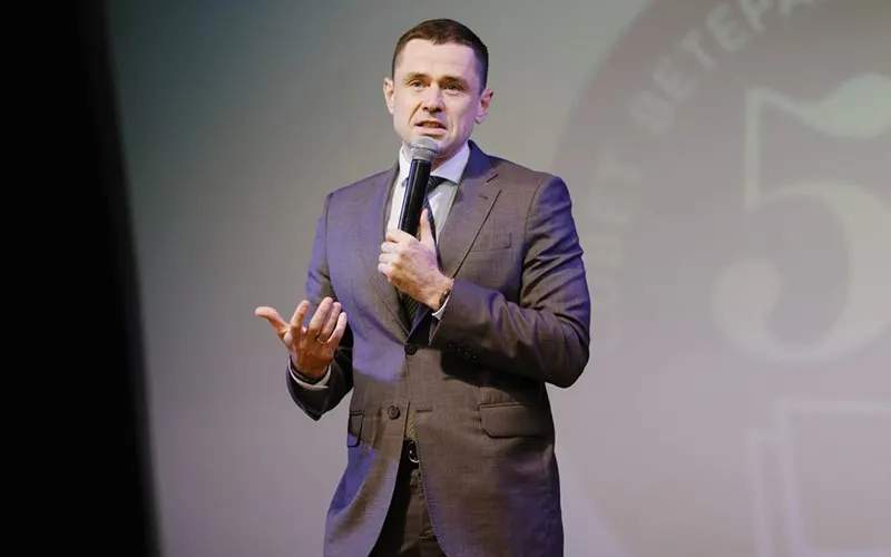 Депутат Госдумы от Новосибирской области отмечает системный износ коммунальных сетей и призывает внедрять понятные критерии эффективности вложений в модернизацию.