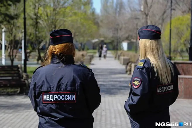 Омичка, обучавшаяся за счет бюджета по контракту в омской академии МВД, не отработала обещанные пять лет после выпуска. Суд взыскал 583 000 рублей; арестовано имущество и введён запрет на выезд за пределы страны. Долг погашен.