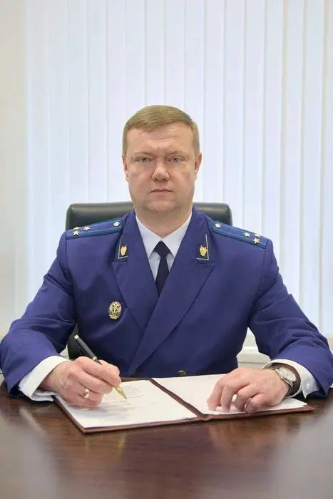 В Приангарье назначен новый транспортный прокурор Валерий Козлов, а также Байкальский природоохранный прокурор и начальник управления по контролю за оборотом наркотиков региона.