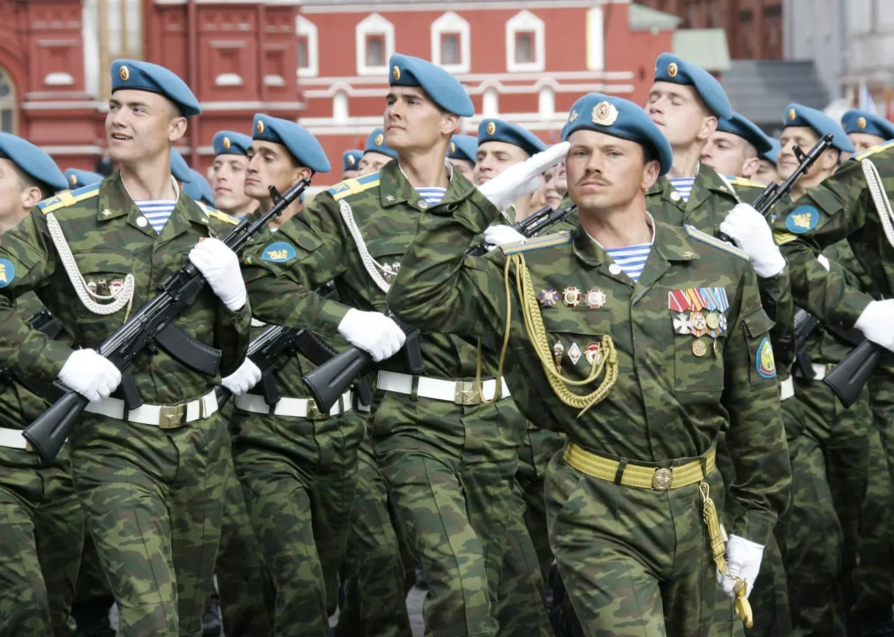 В регионе фиксируются попытки агитировать студентов ОмГТУ и Политеха подписываться на контракт для прохождения военной службы, что отражается на учебных планах и перспективах молодых людей.